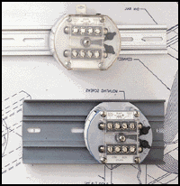 Transmitter clamped to DIN Relay rack/Snap rack